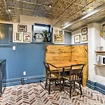Historic Home With Garden Walk To Center City!