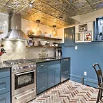 Historic Home With Garden Walk To Center City!
