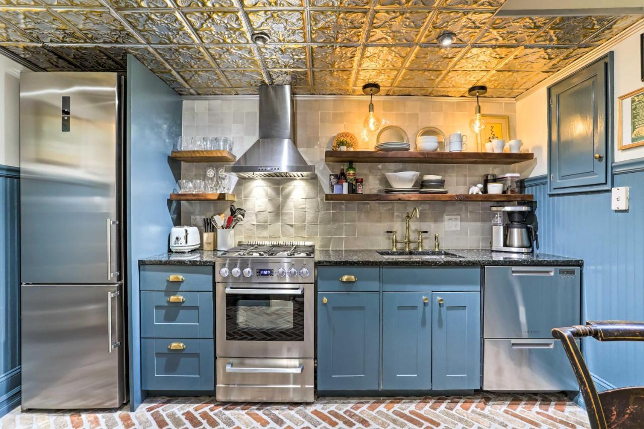Historic With Garden Walk To Center City! *