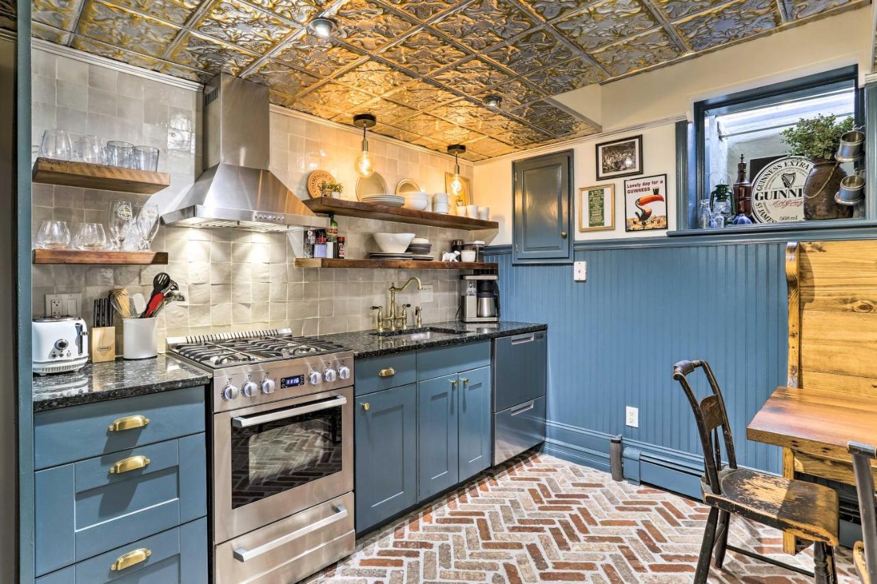 Historic With Garden Walk To Center City! Holiday home Philadelphia